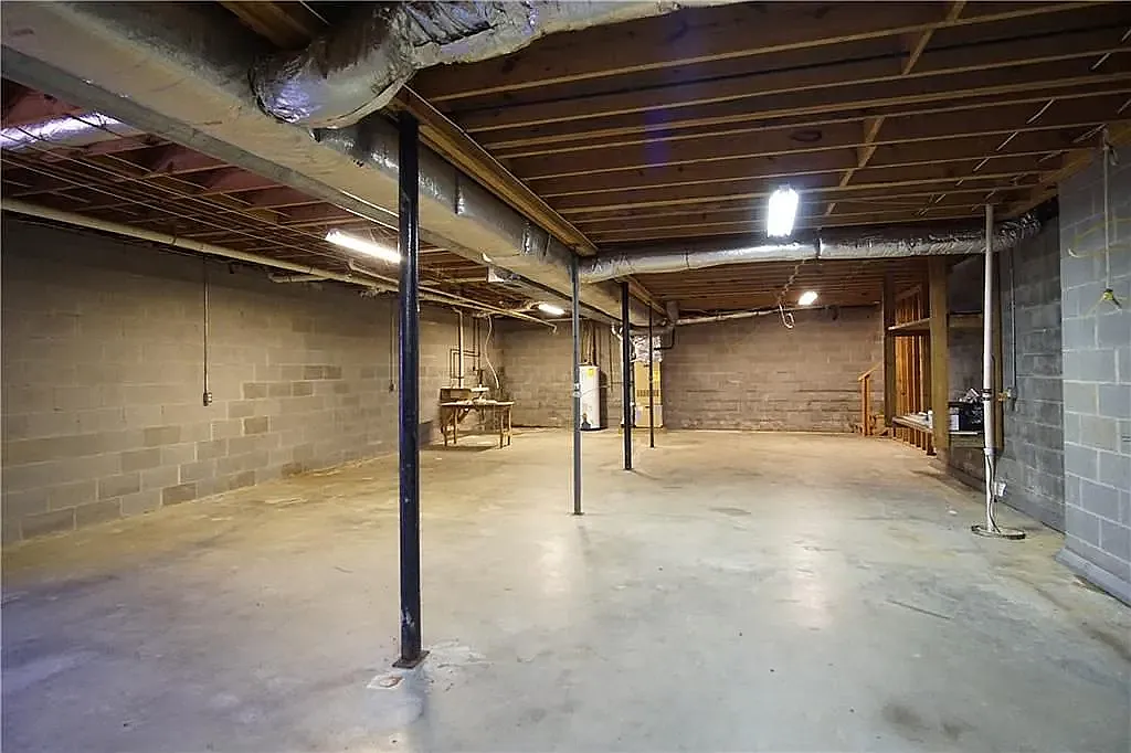 3 bed, 1616 sqft, $1,900 — Photo 4