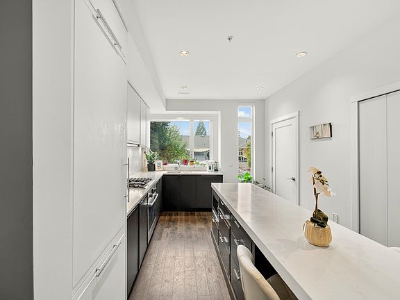 4th image of 7601 Yukon St