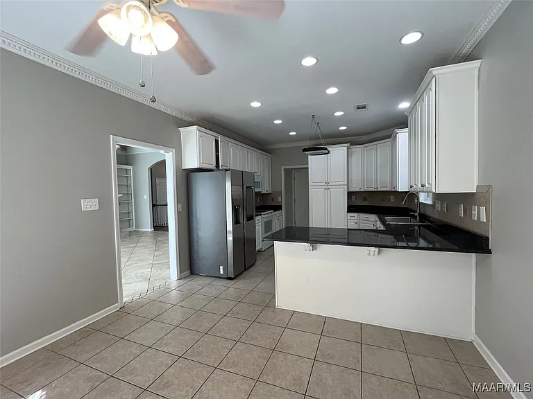 704 Emerald Dr — Photo 25