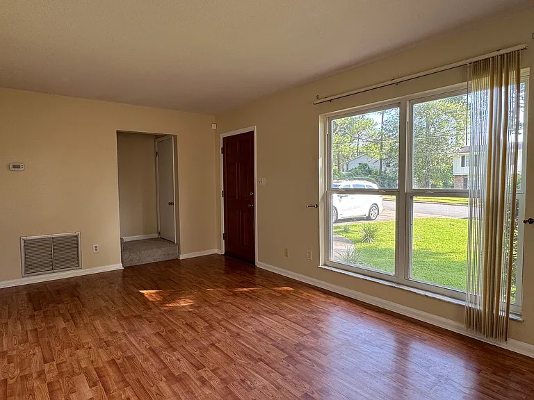 1108 Carissa Dr — Photo 6