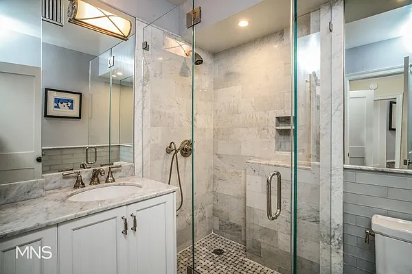 Rented by MNS | media 7