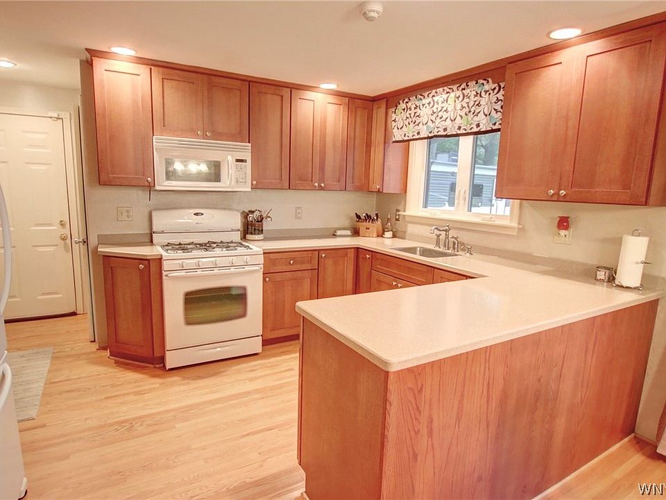 1977 Hanley Dr, Lake View, NY 14085 Zillow