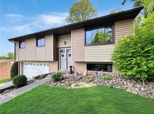 321 Jo Ann Dr, West Mifflin, PA 15122