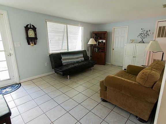 5th image of 639 Dexter Dr