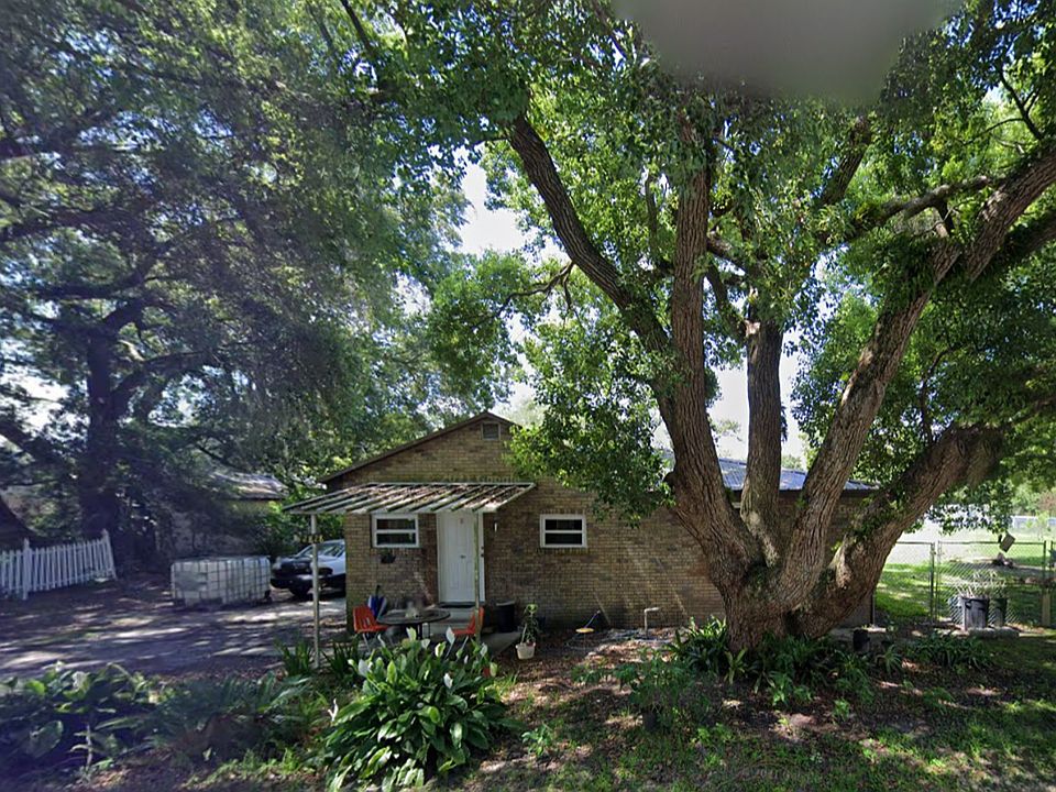 1st image of 2828 Mineola Dr