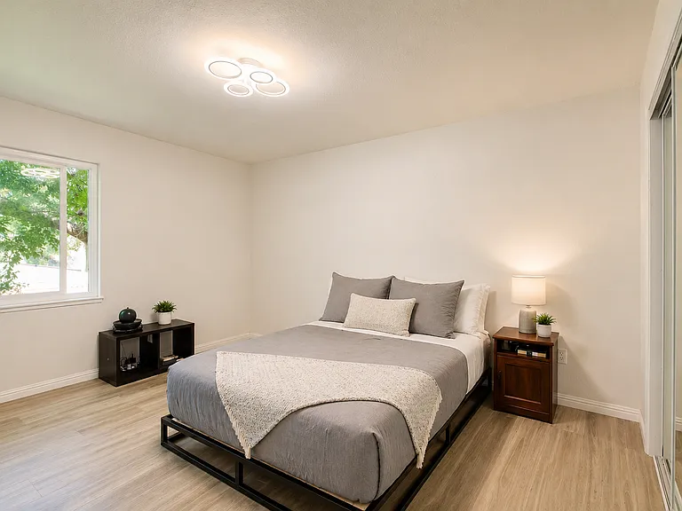 282 Tradewinds Dr — Photo 5