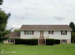 92 Featherbed Rd, Martinsburg, WV 25404