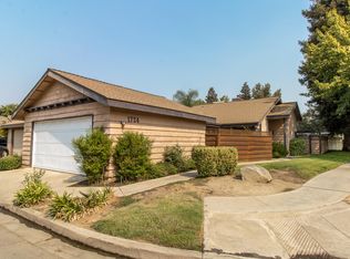 1724 E Woodsville Dr, Visalia, CA 93292