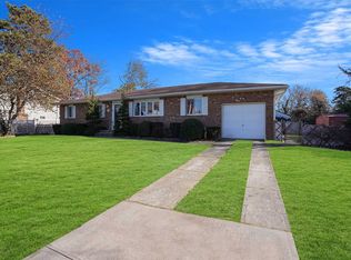 71 Maida Ave, Deer Park, NY 11729