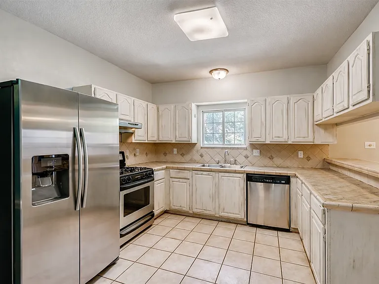 3208 Hampton Rd — Photo 5