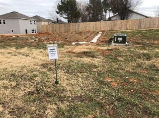 2021 S B St, Rogers, AR 72758