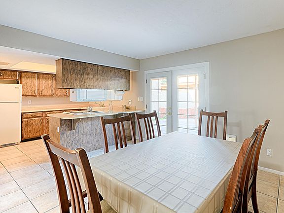 4th image of 3131 W Loma Ln