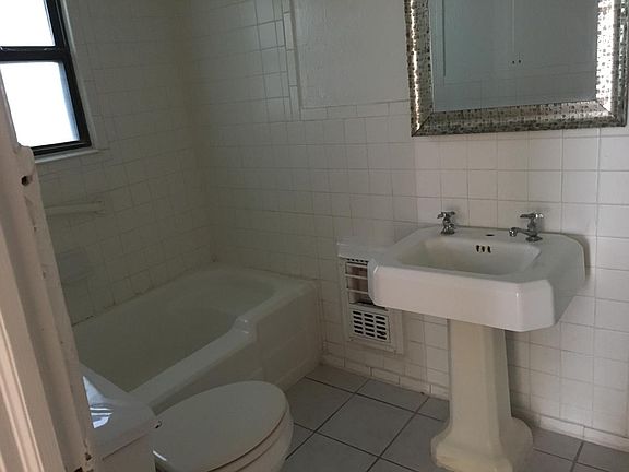 5th image of 146 Harrigan Ct APT 1