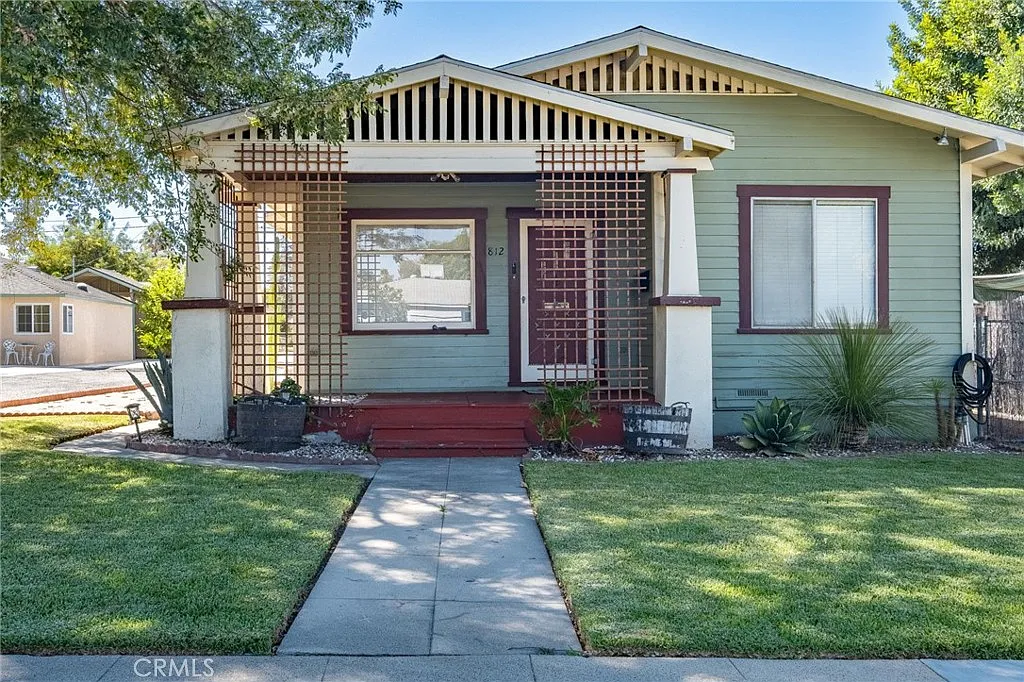 2 bed, 978 sqft, $3,100 — Photo 1