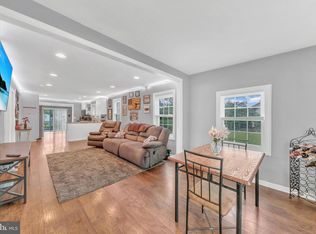 61 Brook Ln, Hamilton, NJ 08619