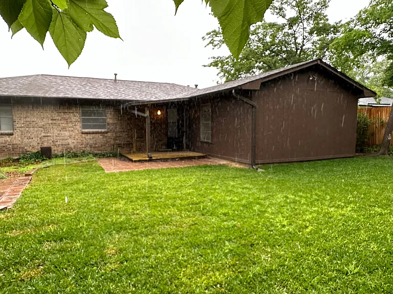 401 Rolling Hills Dr — Photo 14