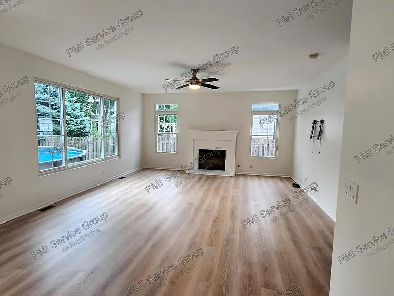 1523 Schumacher Dr — Photo 5