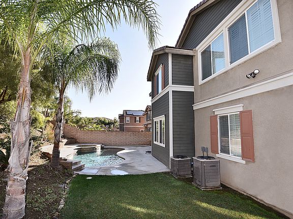3rd image of 15192 Willow Wood Ln