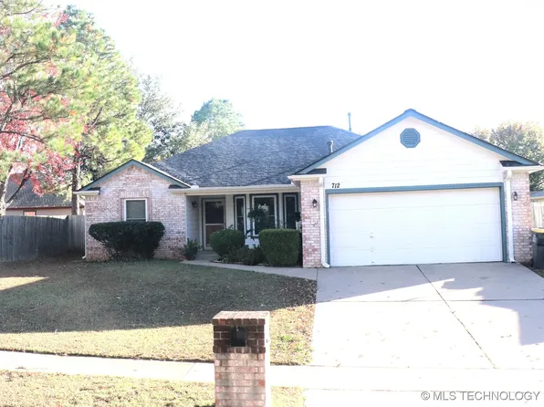 712 W 119th St S, Jenks, OK 74037
