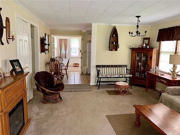 5th image of 214 Willow St