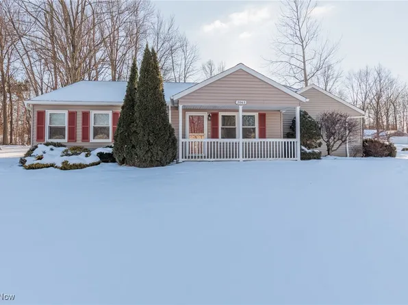 2065 Candlewood Dr, Avon, OH 44011