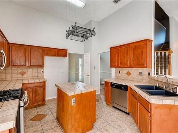 3rd image of 1207 Paul Dr