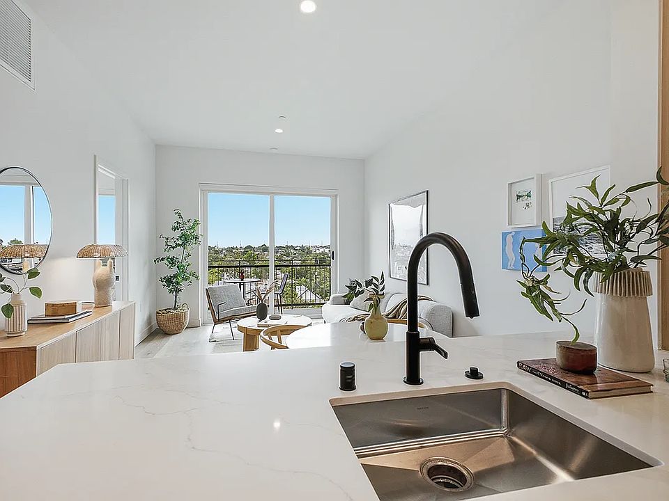 1st image of 3555 Overland Ave #311