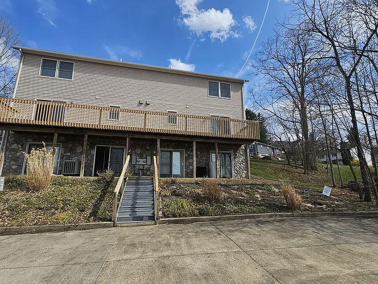 1383 Bergamont St — Photo 4