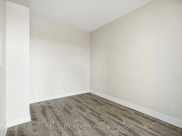 35 Brian Peck Cres #403 — Photo 26