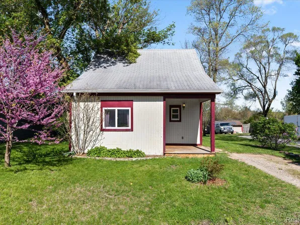 3151 Central Blvd, Milford, MI 48380