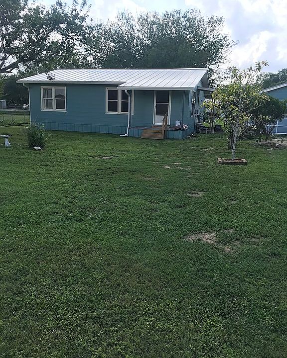 1st image of 823 Serna Dr