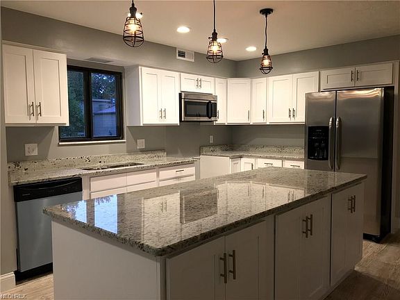 5th image of 158 Kimrose Ln