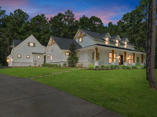 126 Fluorite Ct, Huntsville, TX 77340