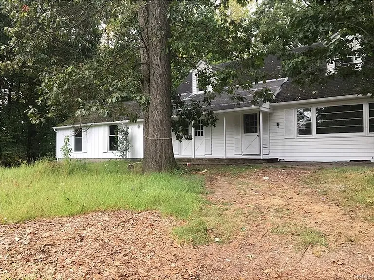 51-73 Summit Ave — Photo 1