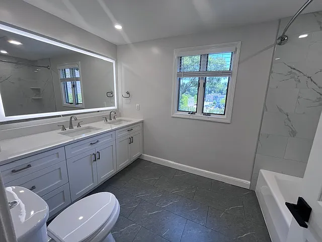 Full bathroom w/ dual sinks