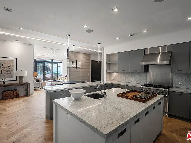 17351 Sunset Blvd #402A — Photo 3