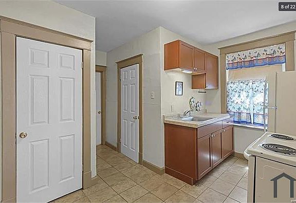 3rd image of 4028 Shreve Ave #1