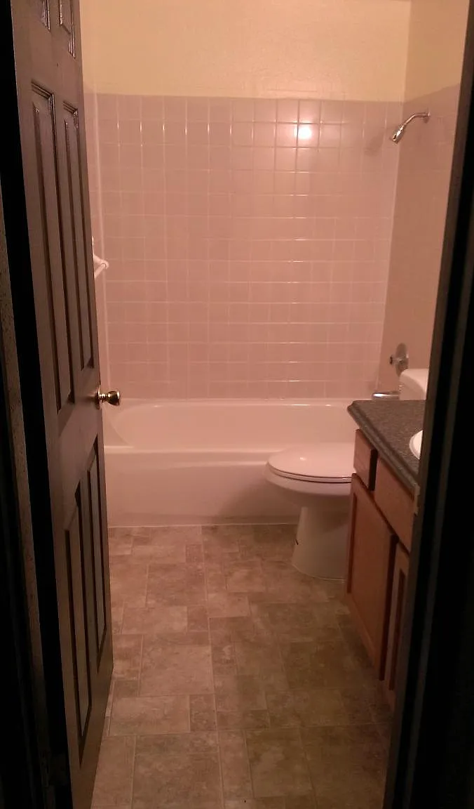2 bed, 806 sqft, $1,550 — Photo 3