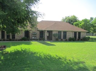 415 Chad Ln, Red Oak, TX 75154