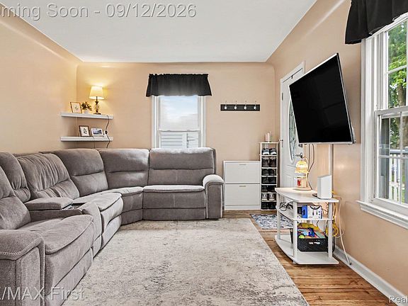 2nd image of 4160 Carnegie St