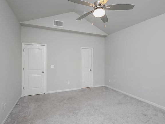 5th image of 41 Madaline Ln