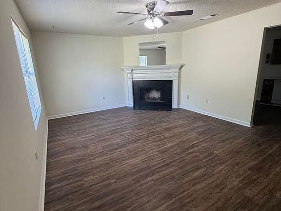 4th image of 2929 Wakefield Ct