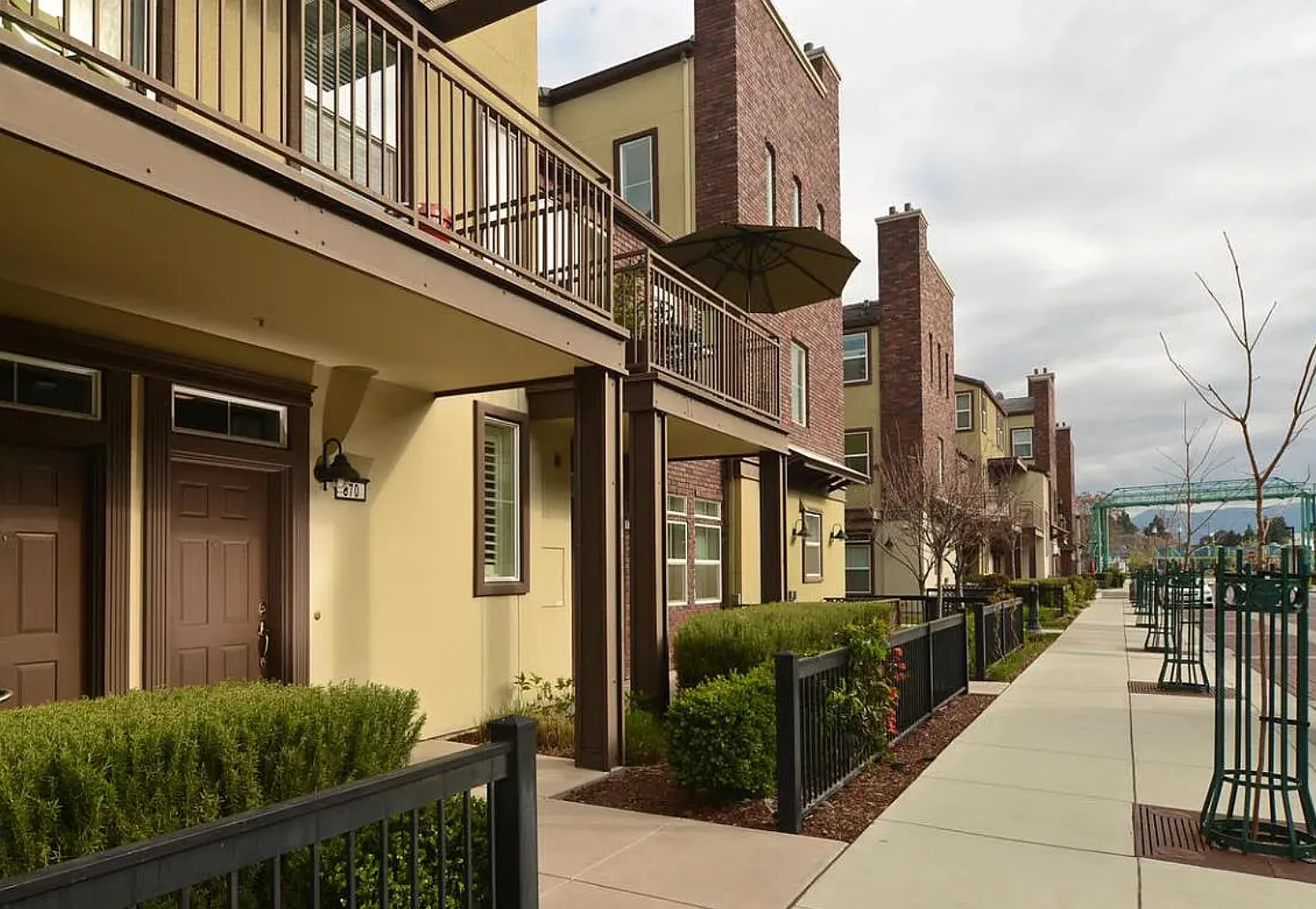 3 bed, 1626 sqft, $4,595 — Photo 3