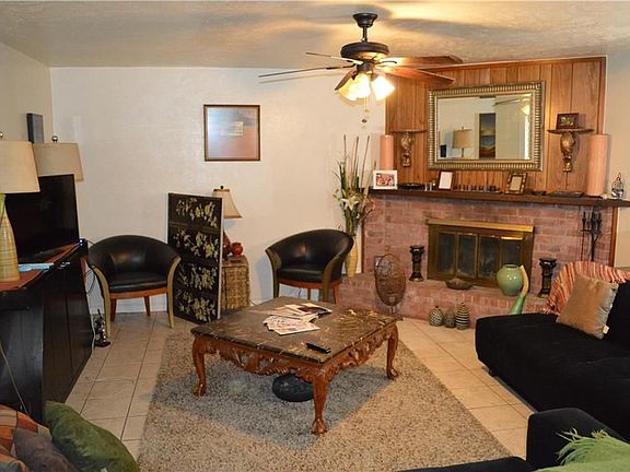 2nd image of 1402 Hereford Dr