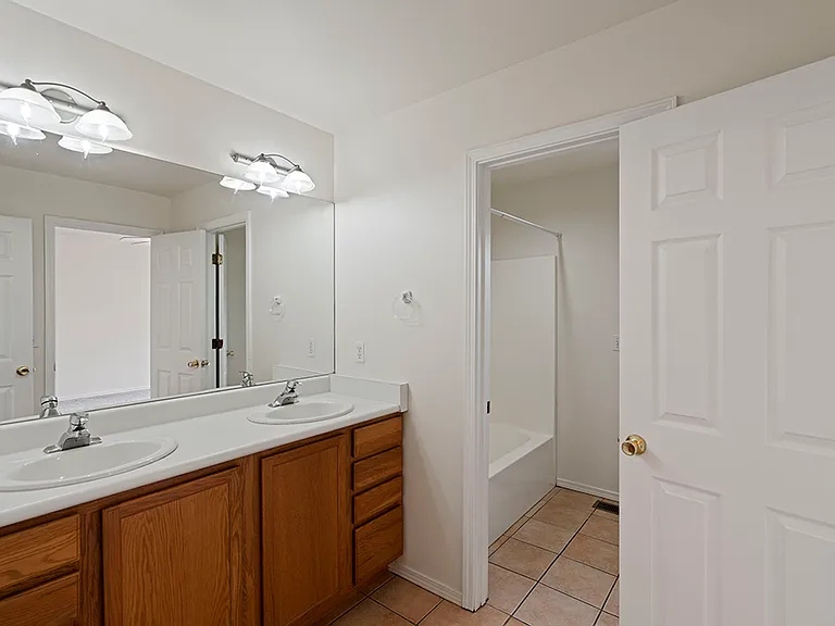 606 Valentine Dr — Photo 20