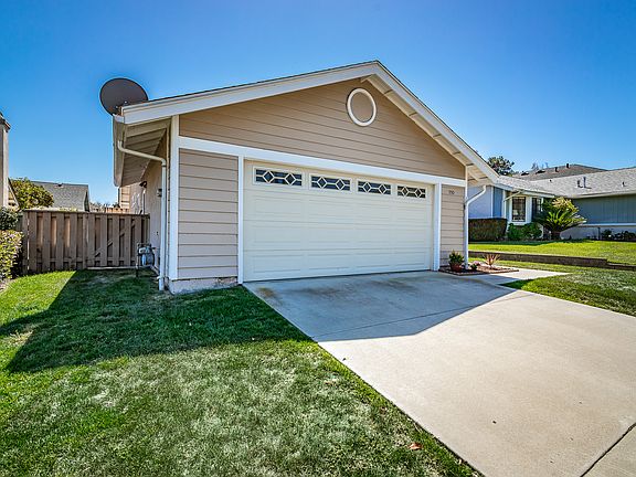 3rd image of 990 Ashton Ct