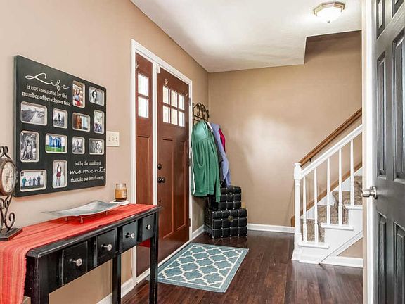 4th image of 281 Highmeadows Village Dr