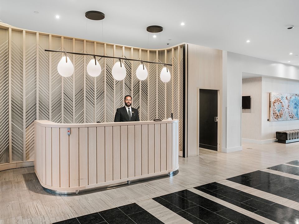 Make a grand entrance in our sophisticated and welcoming lobby