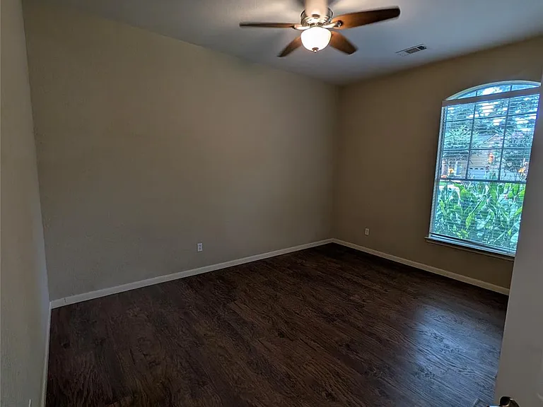 10114 Crescent Bluff Ln — Photo 33