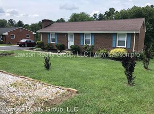 5252 Lakeland Dr, Roanoke, VA 24018